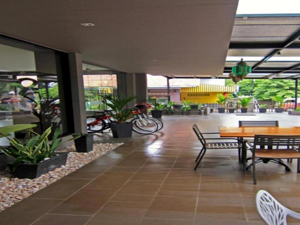 Plan B Hotel Padang  Exteriér fotografie