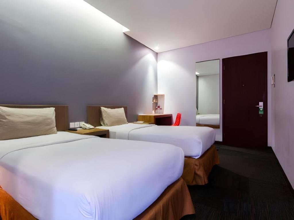 Plan B Hotel Padang  Exteriér fotografie