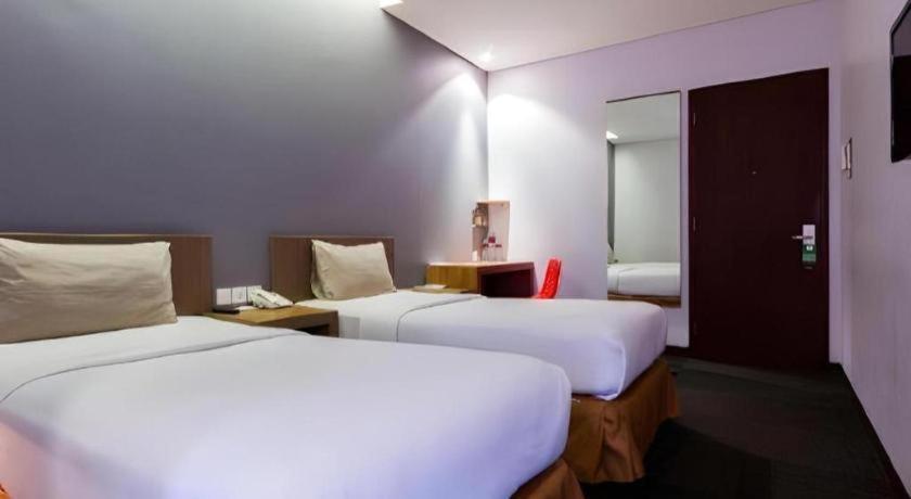 Plan B Hotel Padang  Exteriér fotografie