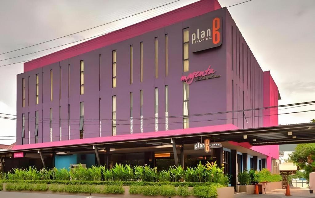 Plan B Hotel Padang  Exteriér fotografie